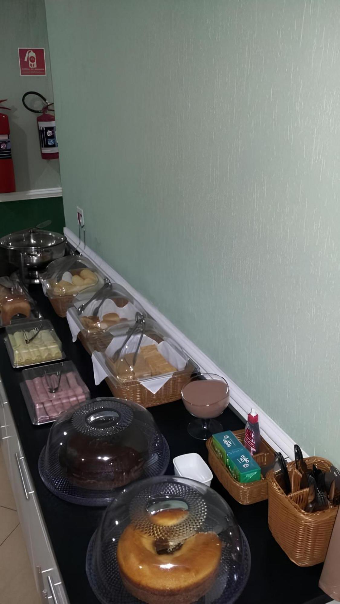 Hotel Tenda Brigadeiro - 5 Minutos A Pe Do Metro E Praca Da Se, 8 Minutos Da Rua 25 De Marco E Liberdade - Estacionamento Opcional — Photos 1